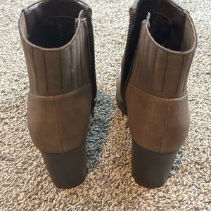 Kelly and Katie suede brown ankle boots. Size 8